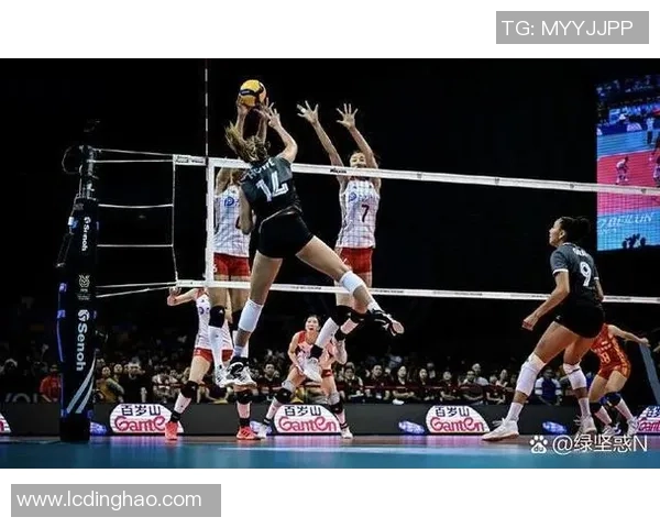 巅峰王权易主！欧冠土耳其女排军团碾压意甲，外援神级发球终结意式神话